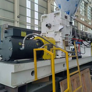 How to reduce the plastic pelletizing machine power consumption 15-20% by using water cooled servo motors